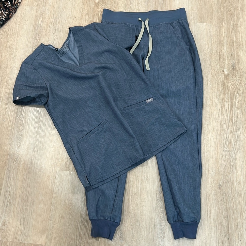 FIGS size XS blue denim jogger set